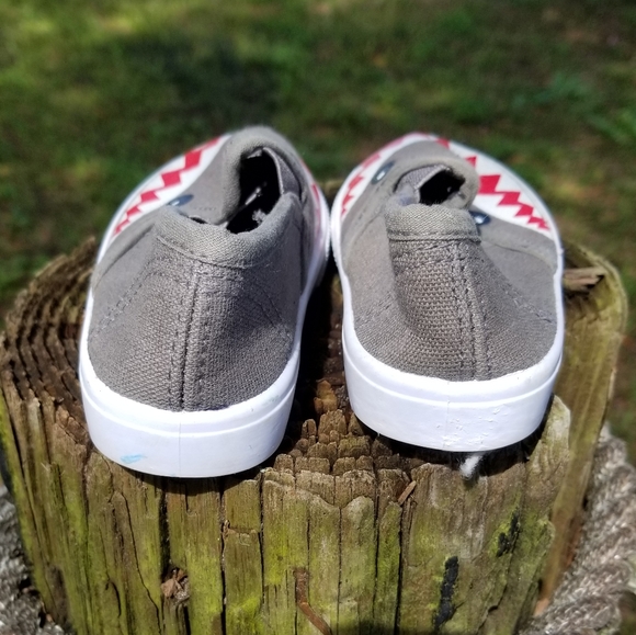 Baby shark shoes, Swiggles, sz 5 in very good condition. - Picture 4 of 10